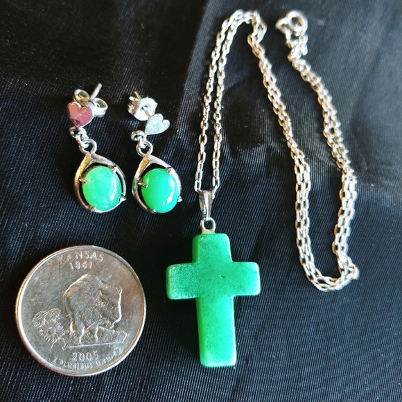 Jewelry - Jade ✝ necklace set